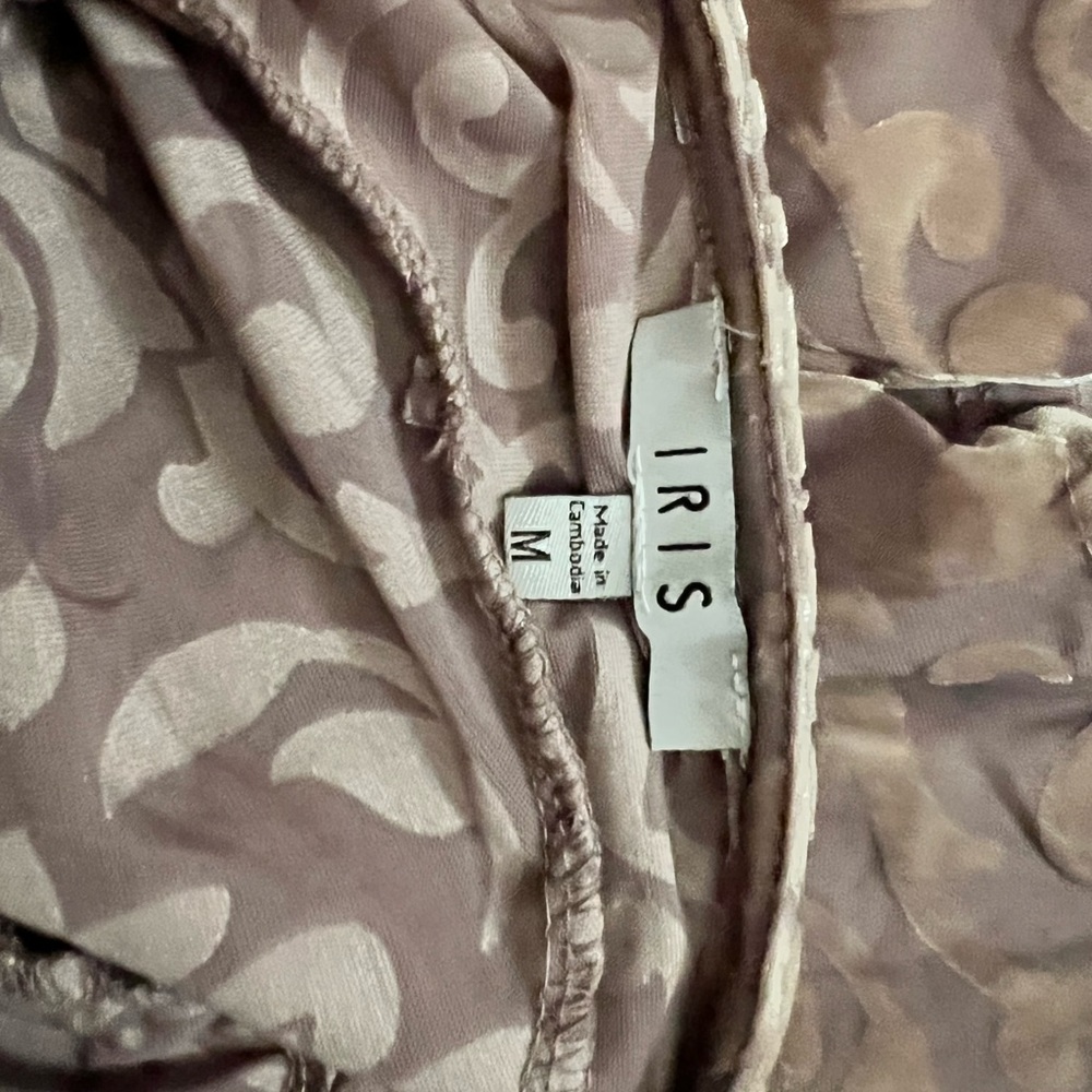 IRIS | Bodycon Velvet Floral Low Back Dusty Pink Mini Dress - Picture 3 of 3